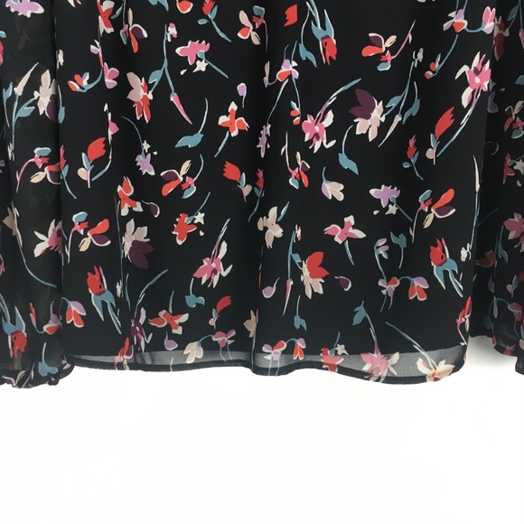 Madewell Shirred-Sleeve V-Neck Top in Drifting Flowers - Picture 5 of 9